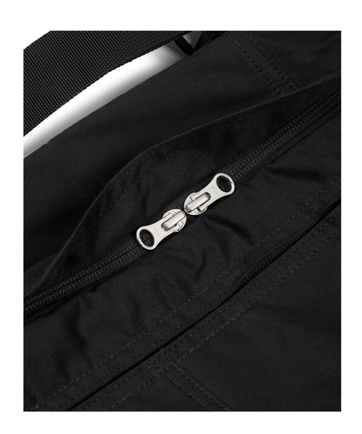 이티씨이(ETCE) SLING BAG (BLACK)