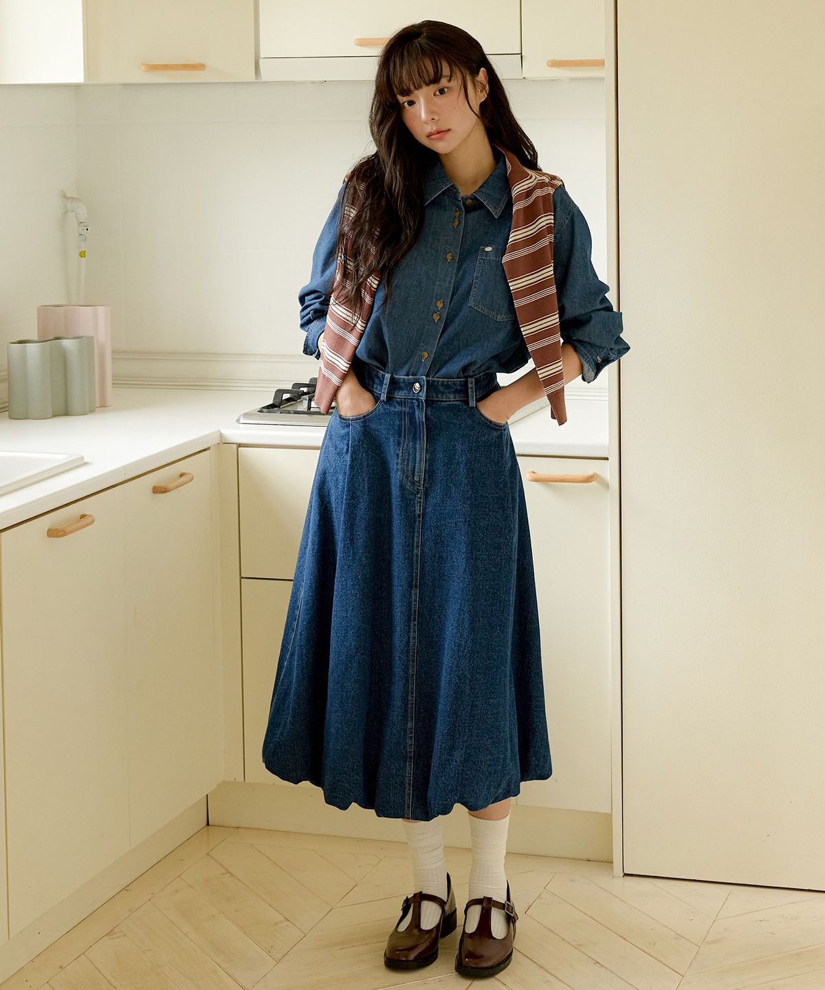올리브 데 올리브(OLIVE DES OLIVE) 벌룬핏 데님 롱 스커트 OE5AS8150