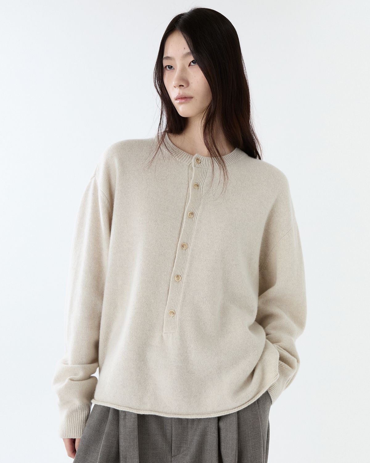 디앤드퀘스천(THEENDQUESTION) Button half-open knit top / IVORY