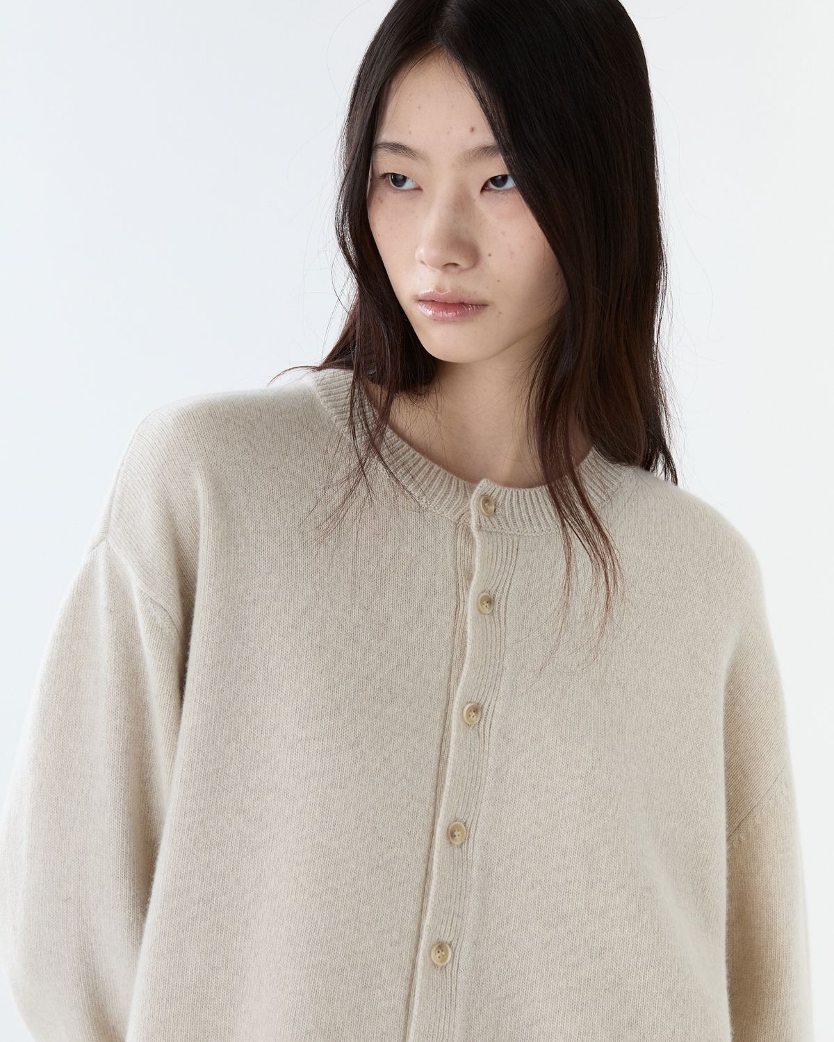 디앤드퀘스천(THEENDQUESTION) Button half-open knit top / IVORY