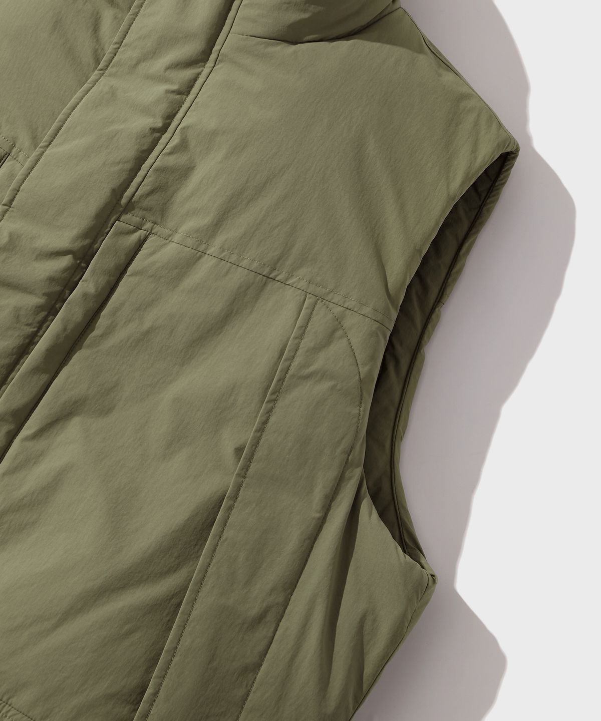 아웃스탠딩(OUTSTANDING) PRIMALOFT LEVEL 7 PCU VEST_SAGE GREEN