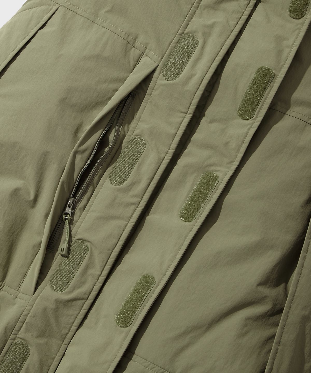 아웃스탠딩(OUTSTANDING) PRIMALOFT LEVEL 7 PCU VEST_SAGE GREEN