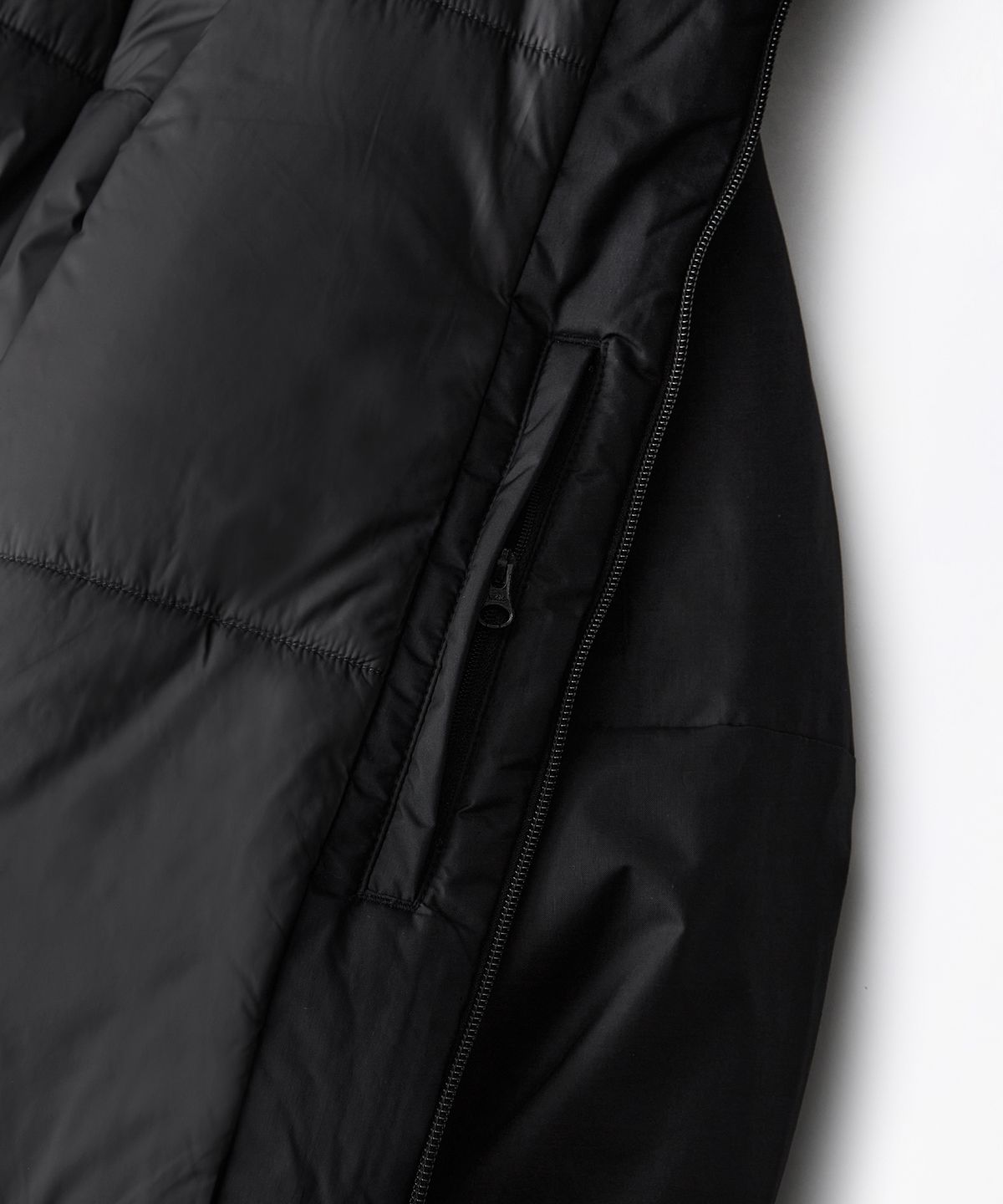 아웃스탠딩(OUTSTANDING) TORAY PRIMALOFT PCU JACKET_BLACK