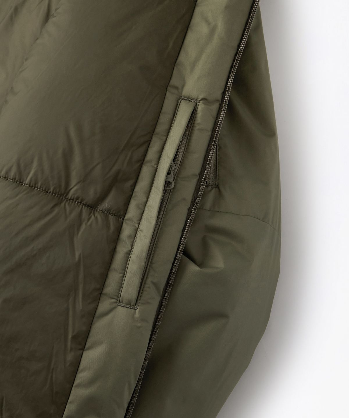 아웃스탠딩(OUTSTANDING) TORAY PRIMALOFT PCU JACKET_SAGE GREEN