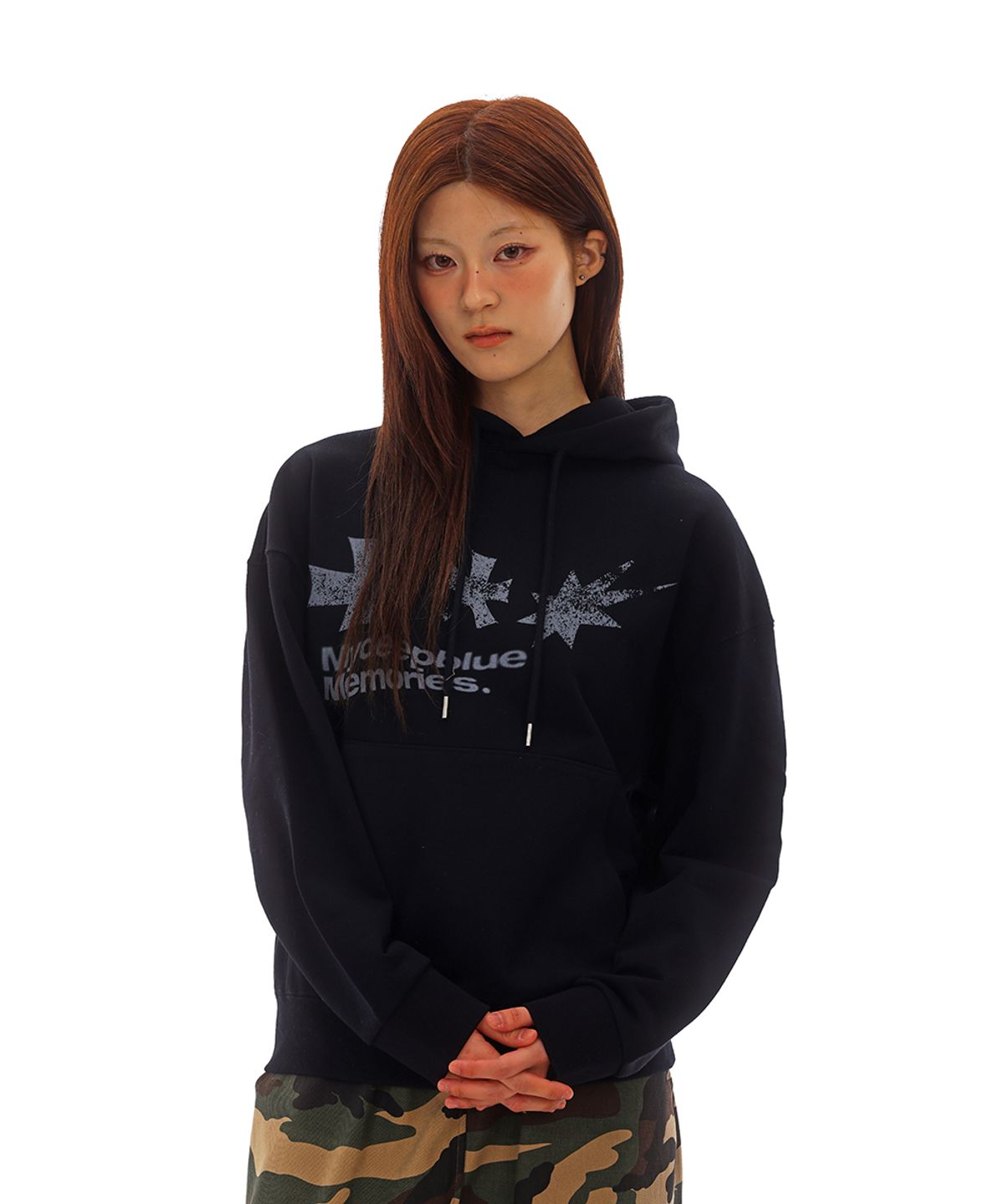 마이딥블루메모리즈(MY DEEP BLUE MEMORIES) SYMBOL LOGO GRAPHIC HOODIE (BLACK)