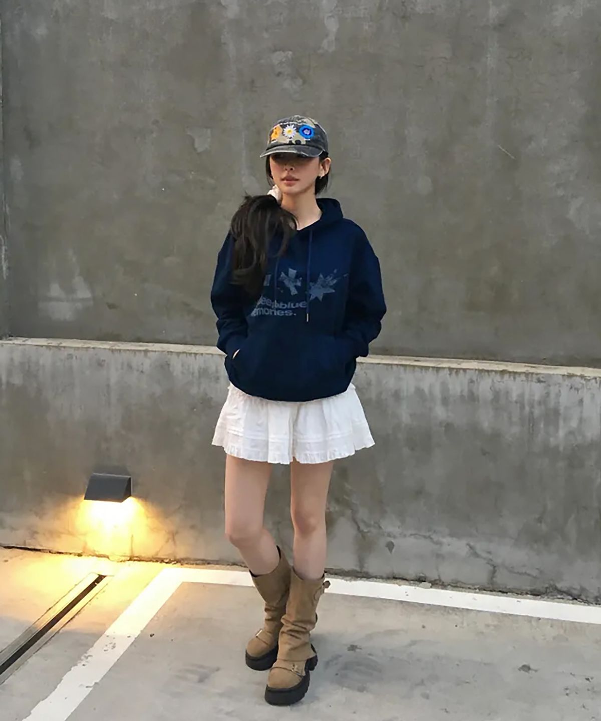 마이딥블루메모리즈(MY DEEP BLUE MEMORIES) SYMBOL LOGO GRAPHIC HOODIE (NAVY)