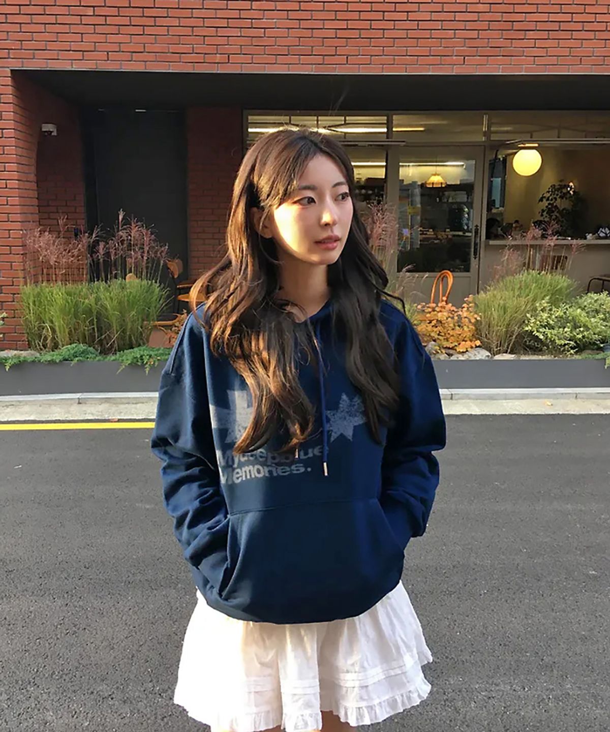 마이딥블루메모리즈(MY DEEP BLUE MEMORIES) SYMBOL LOGO GRAPHIC HOODIE (NAVY)