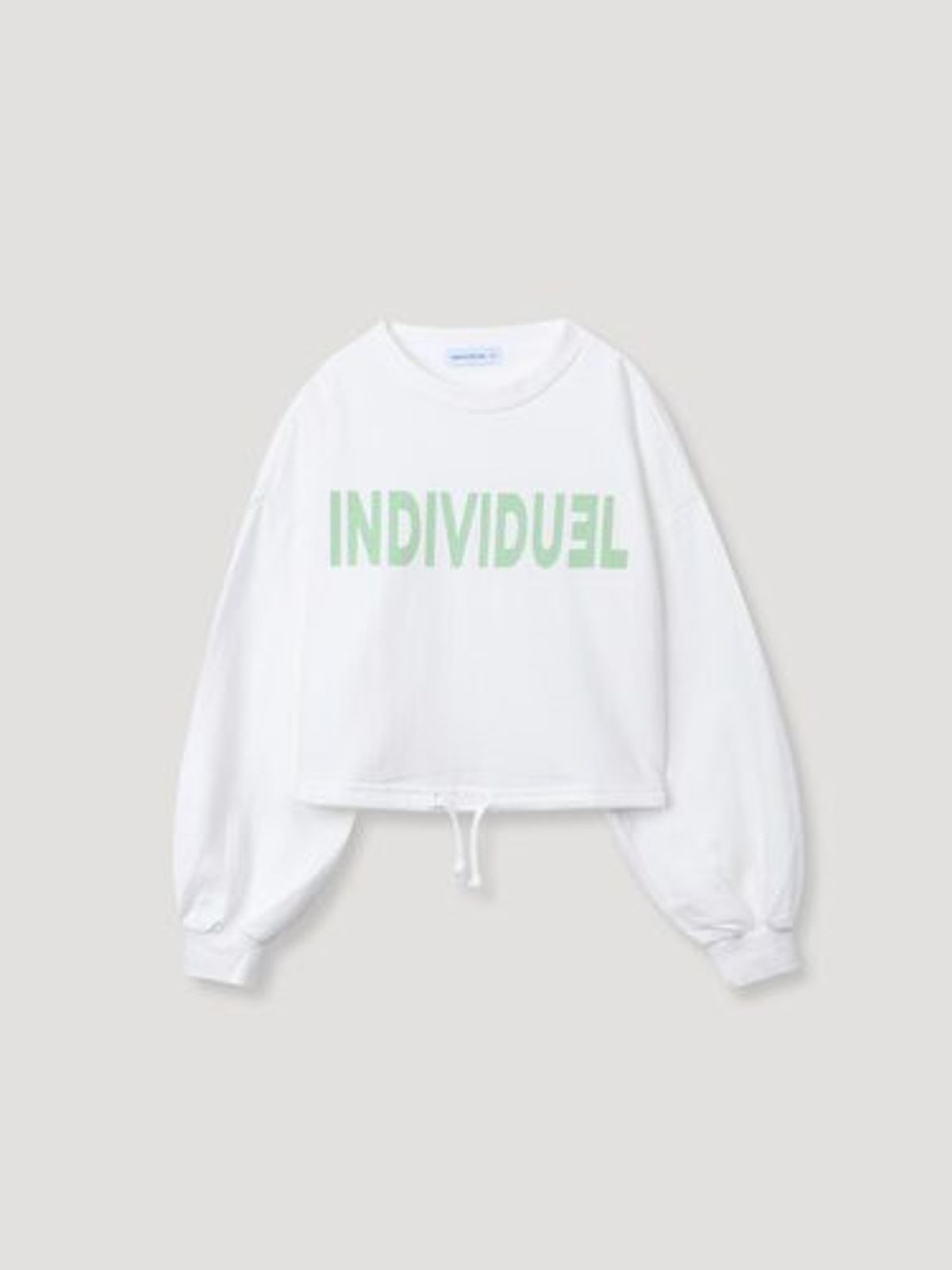 인디비주엘(INDIVIDUEL) 어크로스 크롭 티셔츠