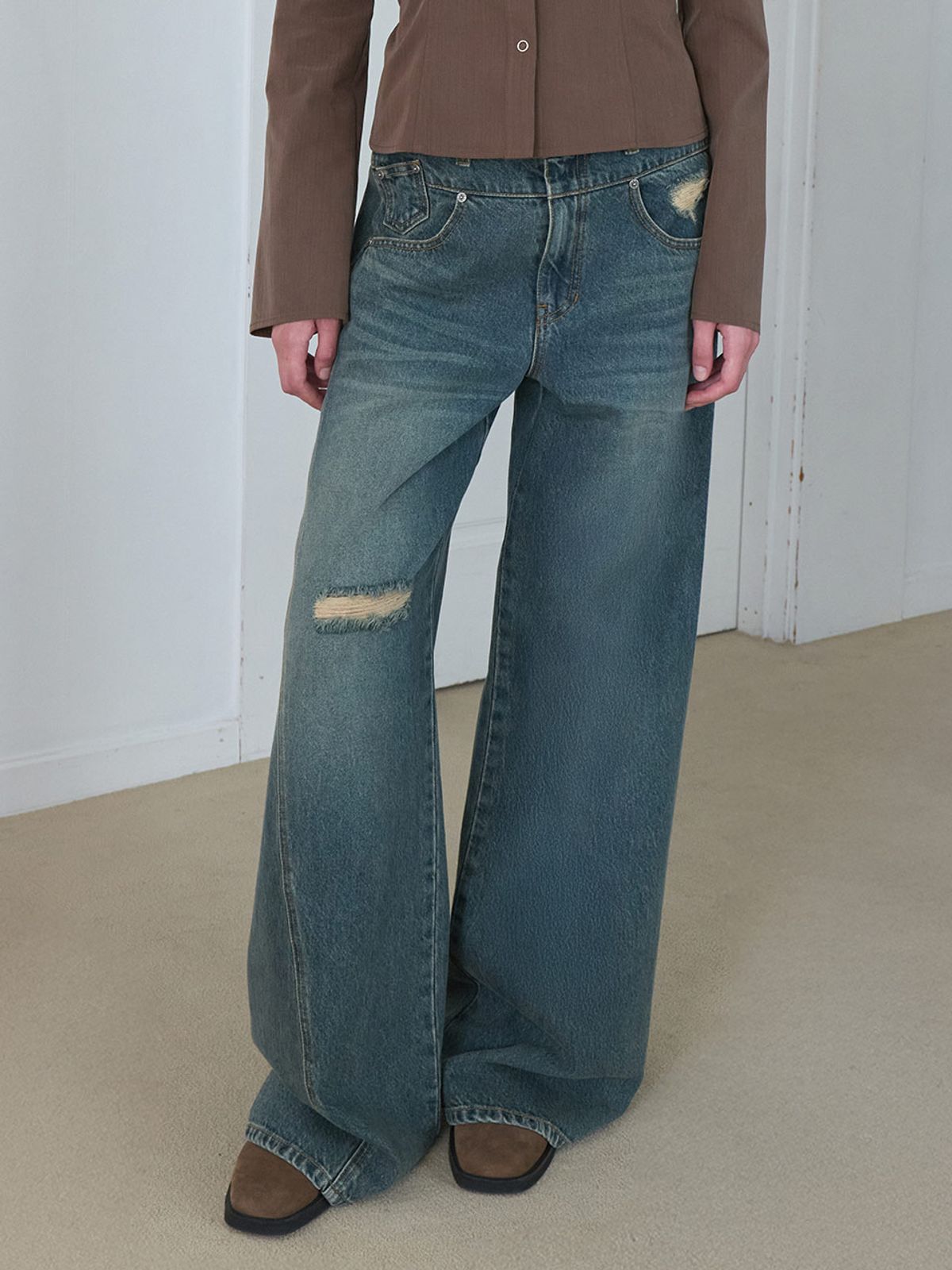레이브(RAIVE) Brush Washed Demage Denim Pants in Blue VJ5AL375-22