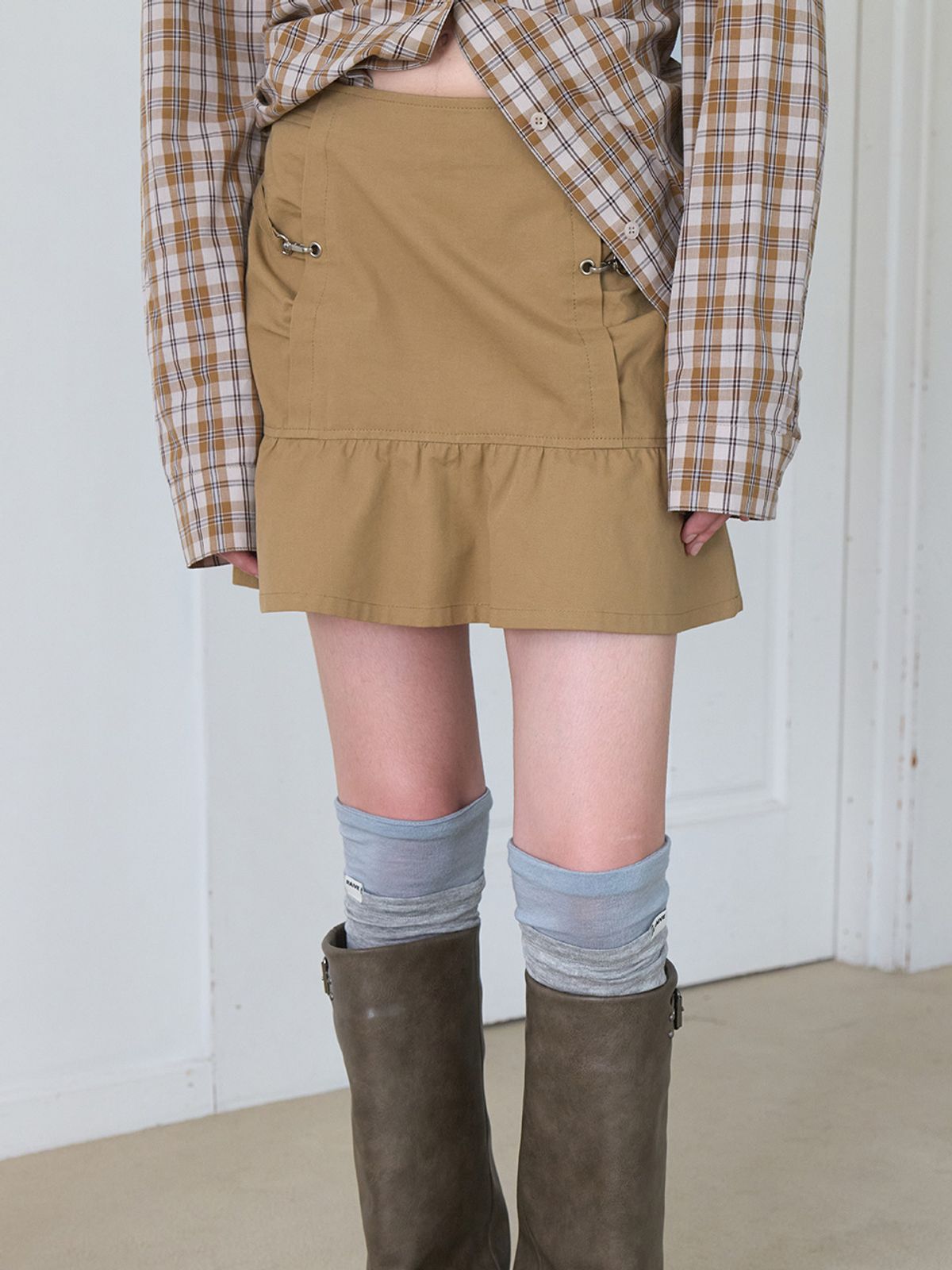 레이브(RAIVE) Seam Details Shirred Mini Skirt VW5AS342_2color
