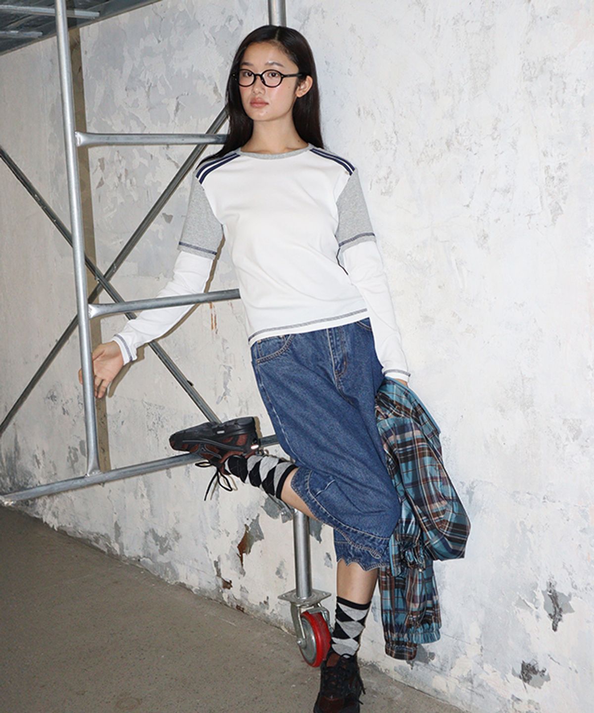 론론(RONRON) SPORTY SLIM LAYERED LONG SLEEVE WHITE GREY