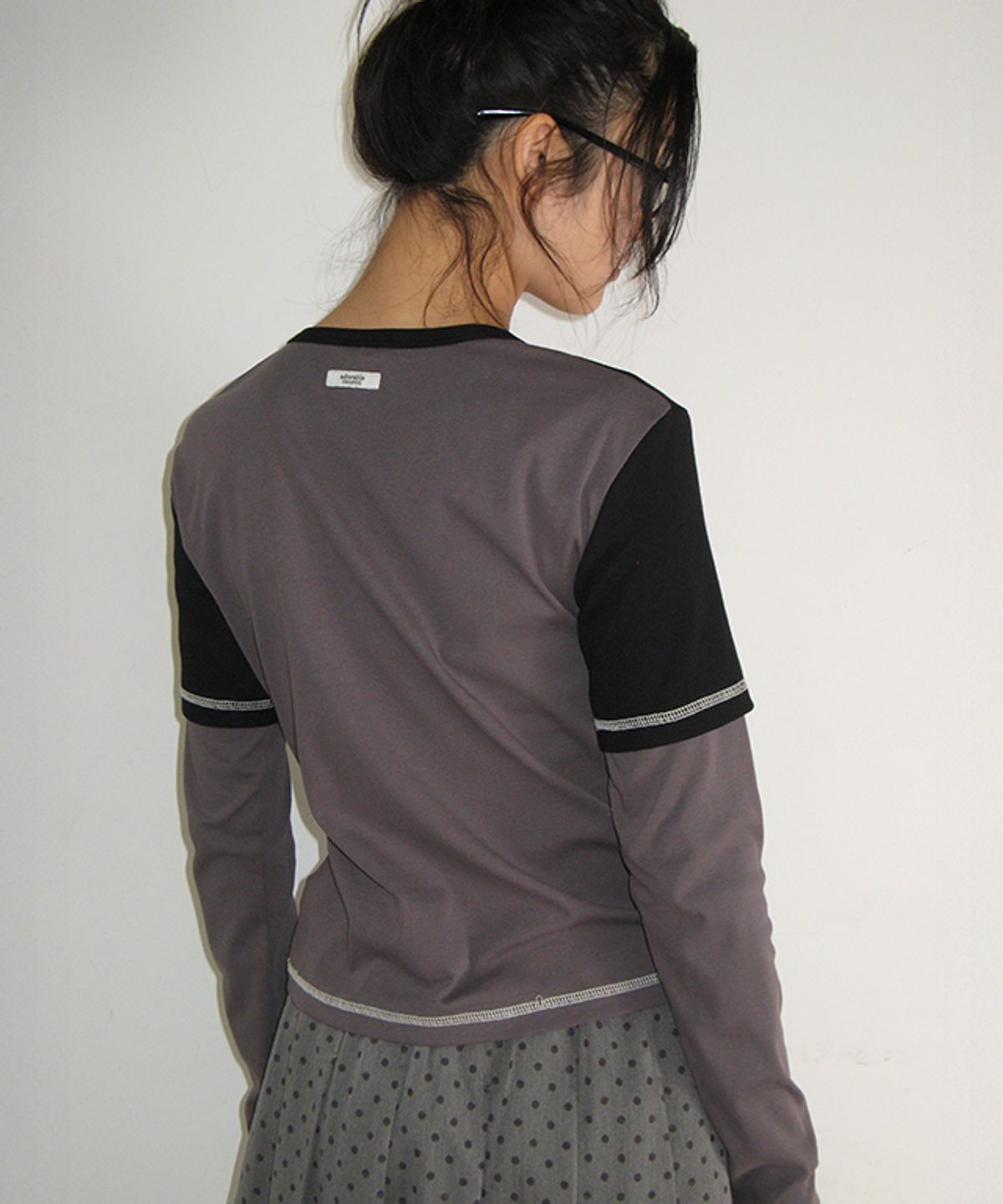 론론(RONRON) SPORTY SLIM LAYERED LONG SLEEVE CHARCOAL BLACK