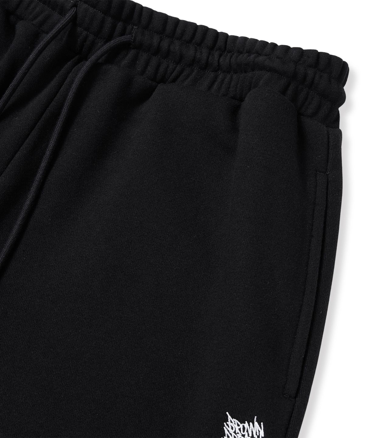 브라운브레스(BROWNBREATH) TAG WIDE SWEAT PANTS - BLACK