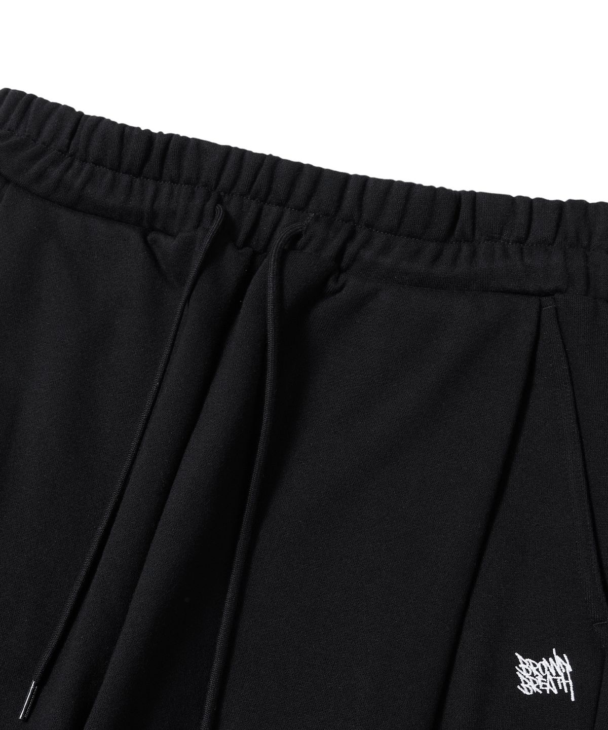 브라운브레스(BROWNBREATH) TAG TWO TUCK WIDE SWEAT PANTS - BLACK