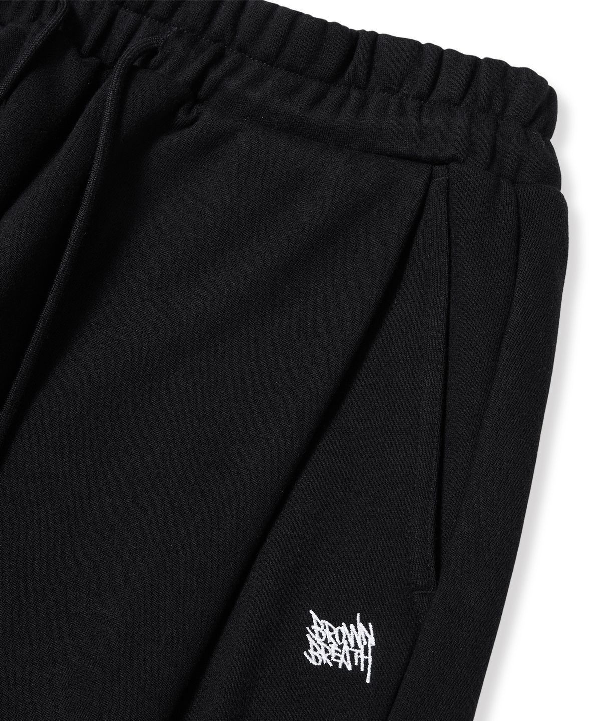 브라운브레스(BROWNBREATH) TAG TWO TUCK WIDE SWEAT PANTS - BLACK