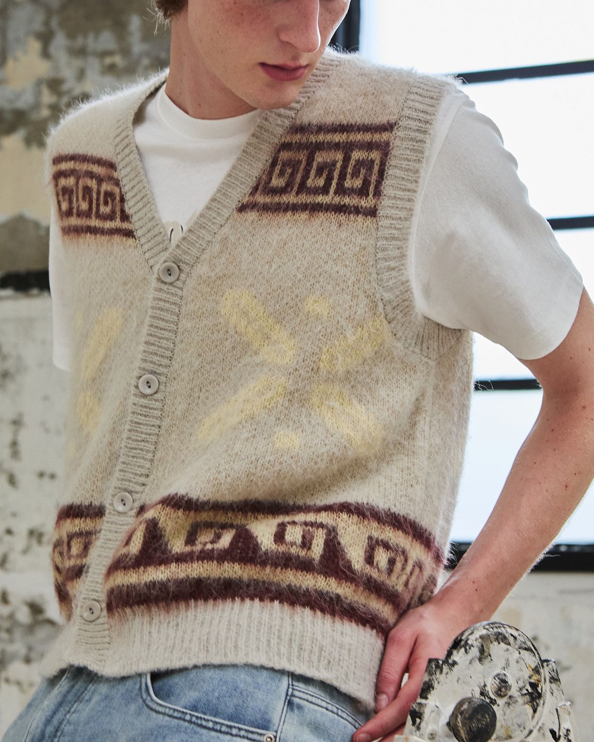 디앤드퀘스천(THEENDQUESTION) Mohair jacquard vest / BEIGE
