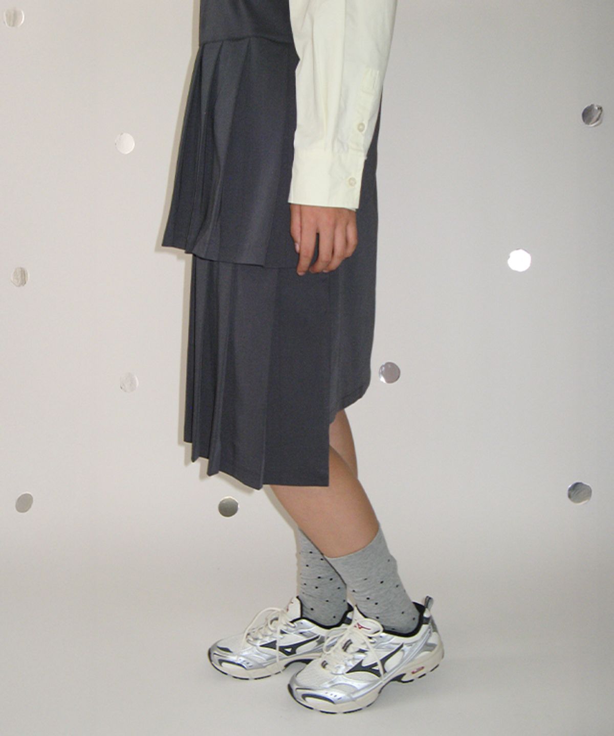 론론(RONRON) HEART POCKET HALF PLEATED DRESS GREY