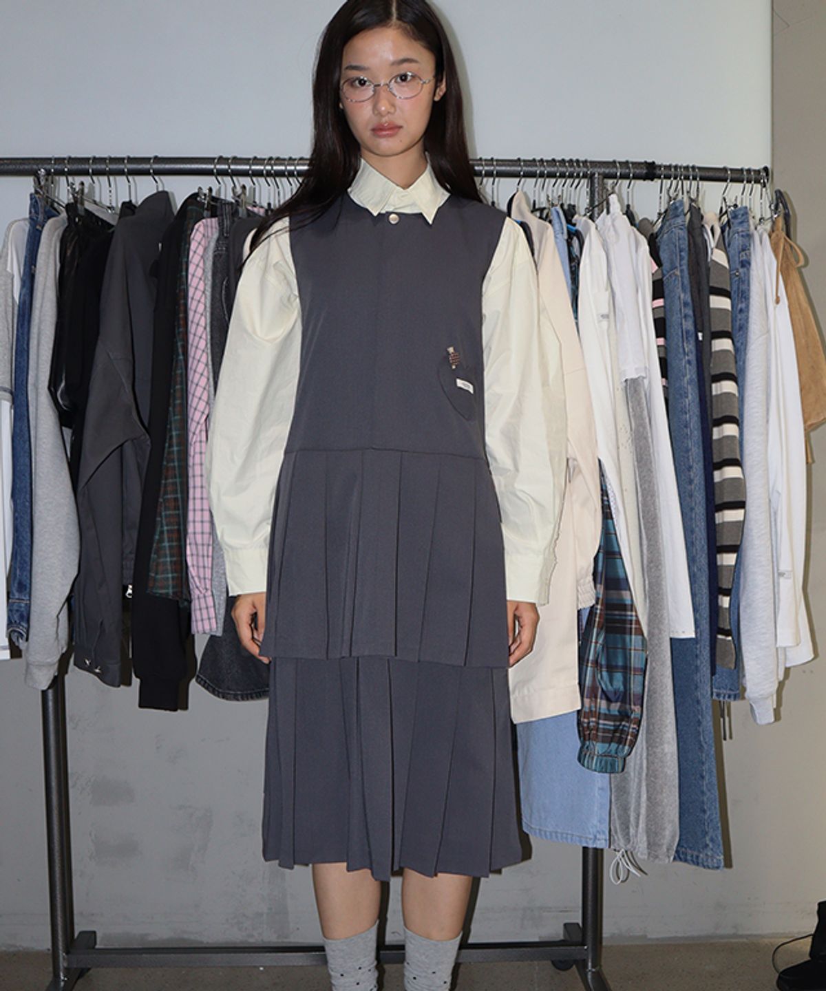 론론(RONRON) HEART POCKET HALF PLEATED DRESS GREY