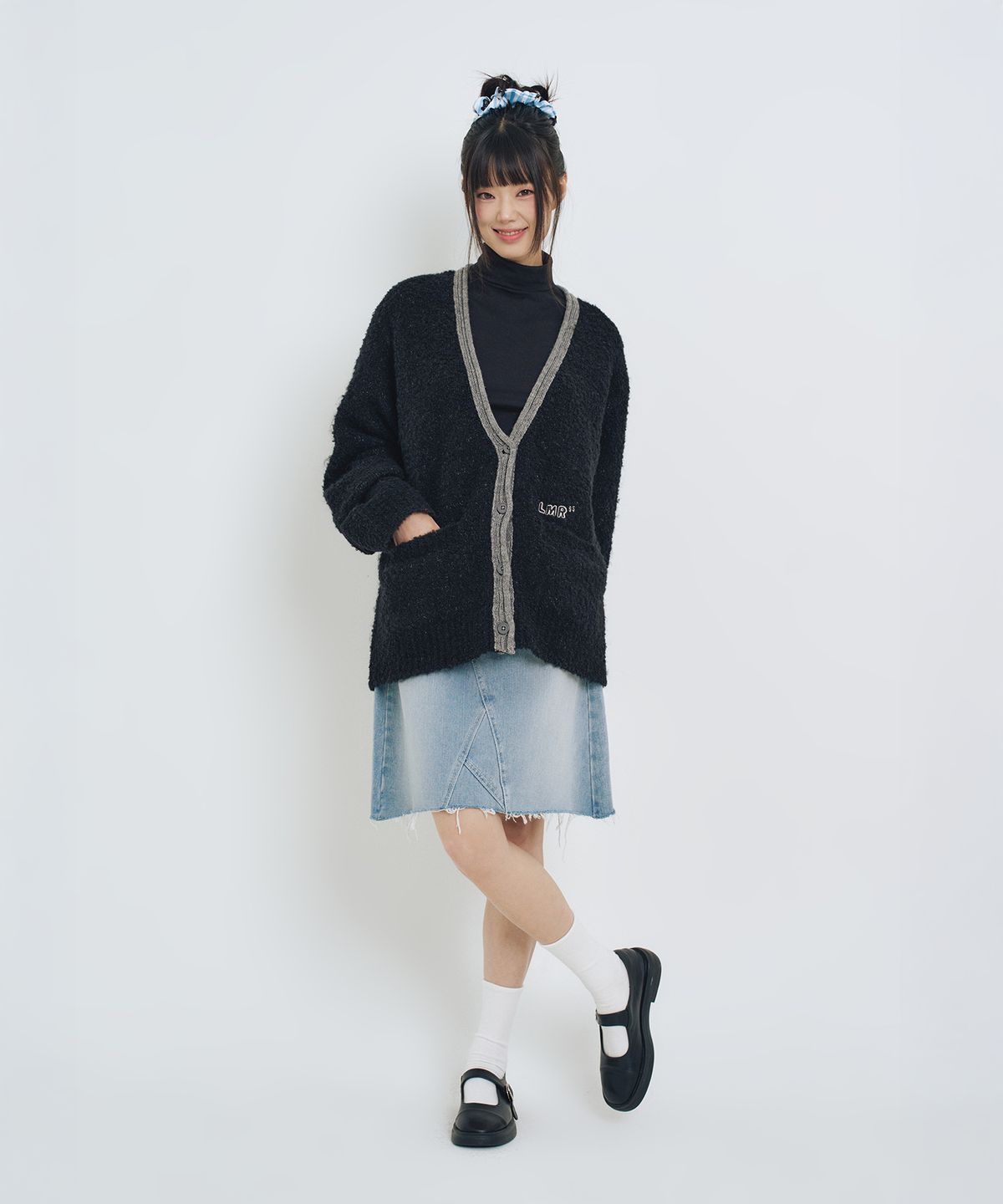 엘엠알(LMR) 배색 포인트 부클 가디건 BLACK