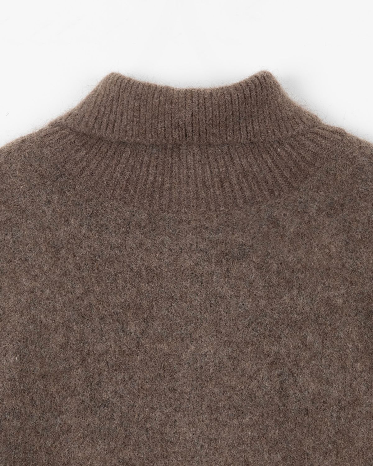 디앤드퀘스천(THEENDQUESTION) Kid mohair button turtle knit top / BROWN