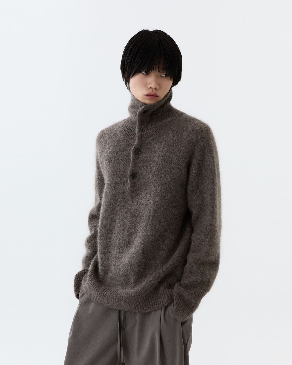 디앤드퀘스천(THEENDQUESTION) Kid mohair button turtle knit top / BROWN