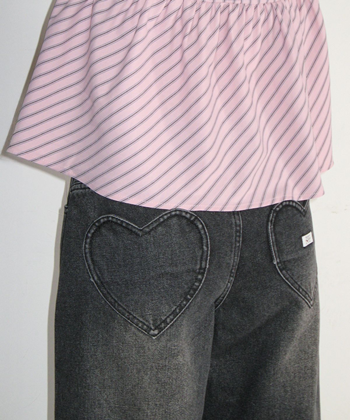 론론(RONRON) HEART POCKET BERMUDA DENIM PANTS BLACK