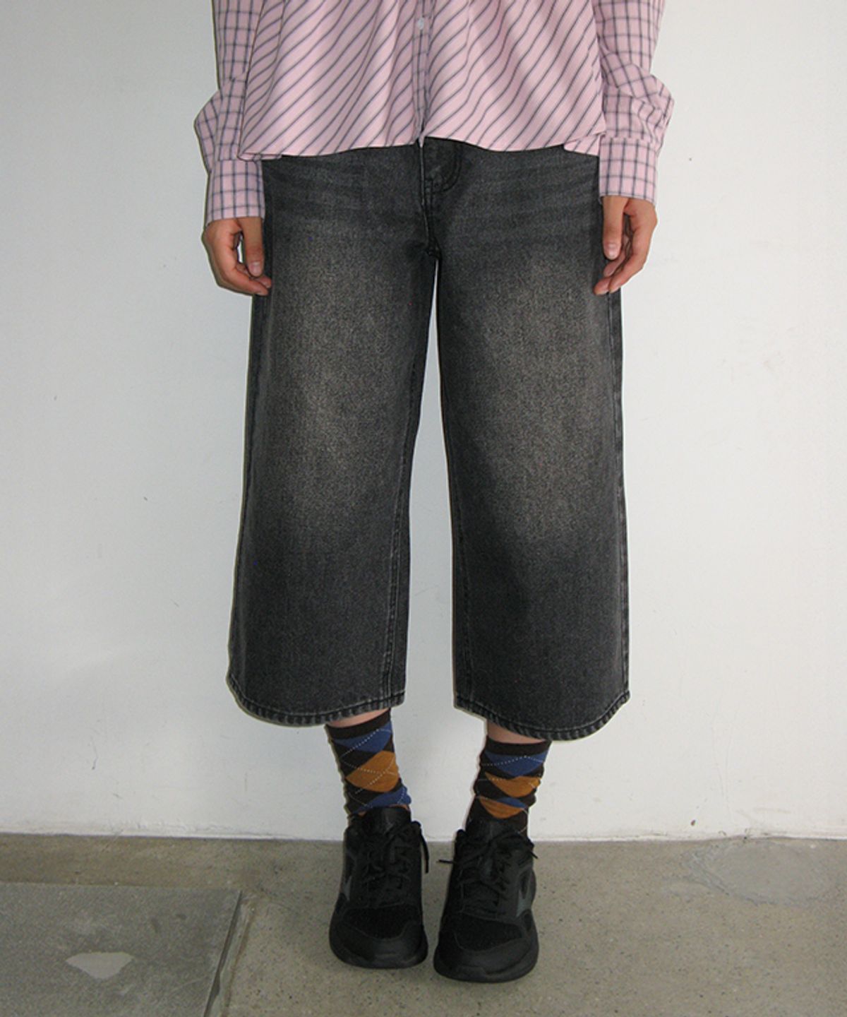 론론(RONRON) HEART POCKET BERMUDA DENIM PANTS BLACK