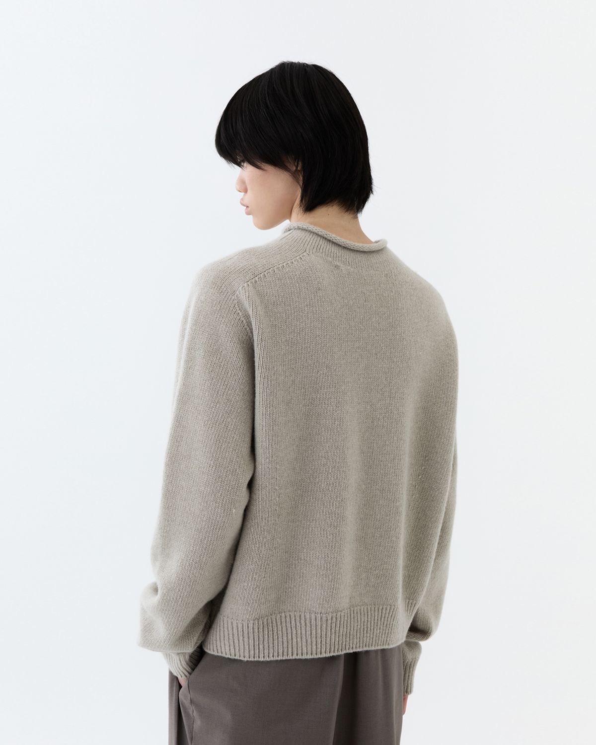 디앤드퀘스천(THEENDQUESTION) Half-neck wholegarment knit top / LIGHT KHAKI
