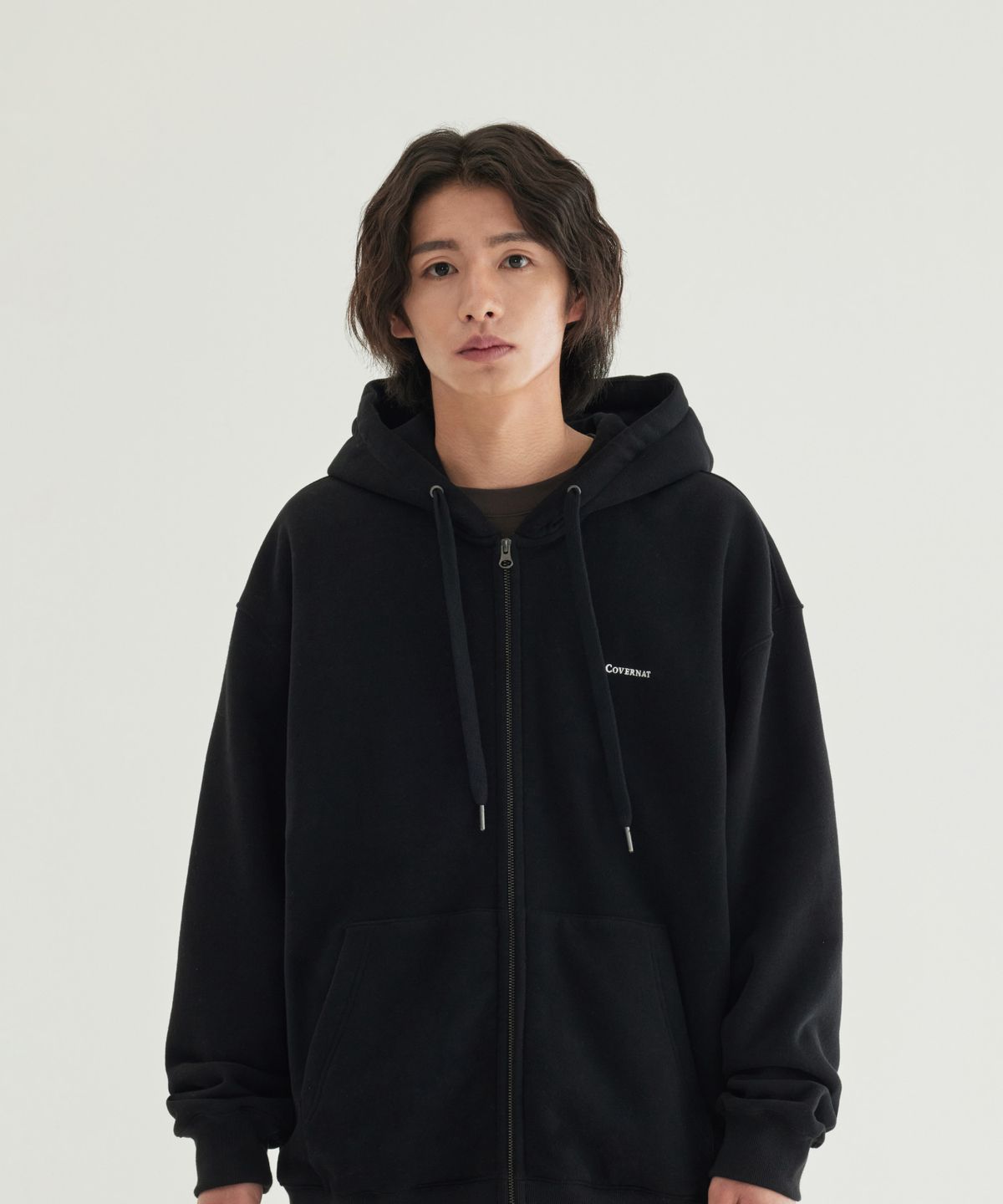 커버낫(COVERNAT) 스몰 로고 기모 후드집업 Black