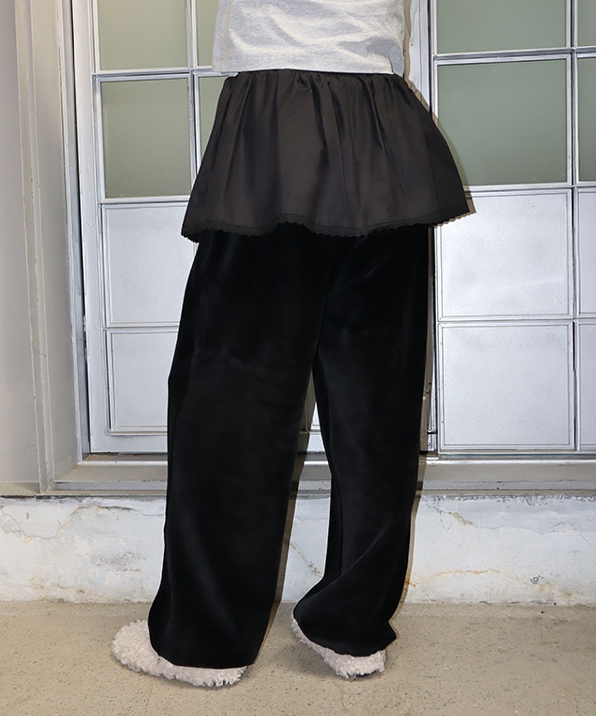 론론(RONRON) LAYERED SKIRT CORDUROY STRING PANTS BLACK