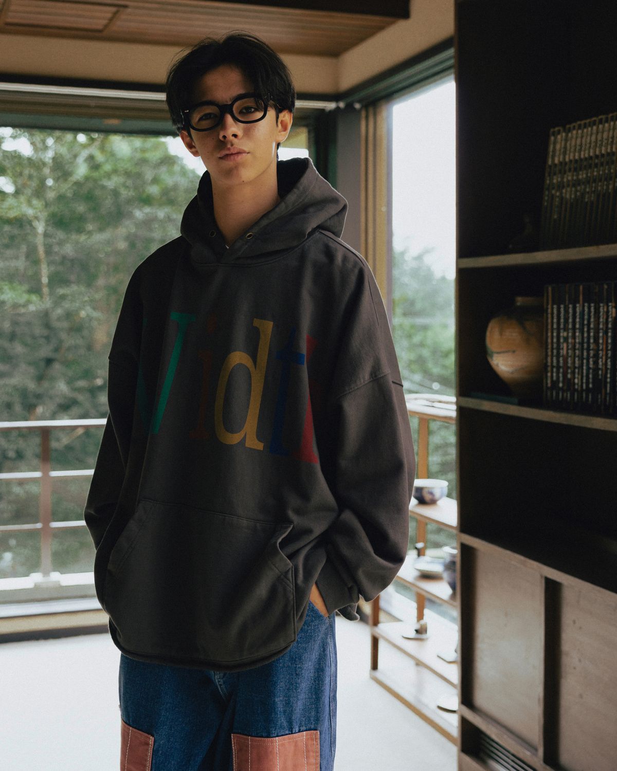 앵글런(ANGLAN) Width Print Hoodie - Charcoal