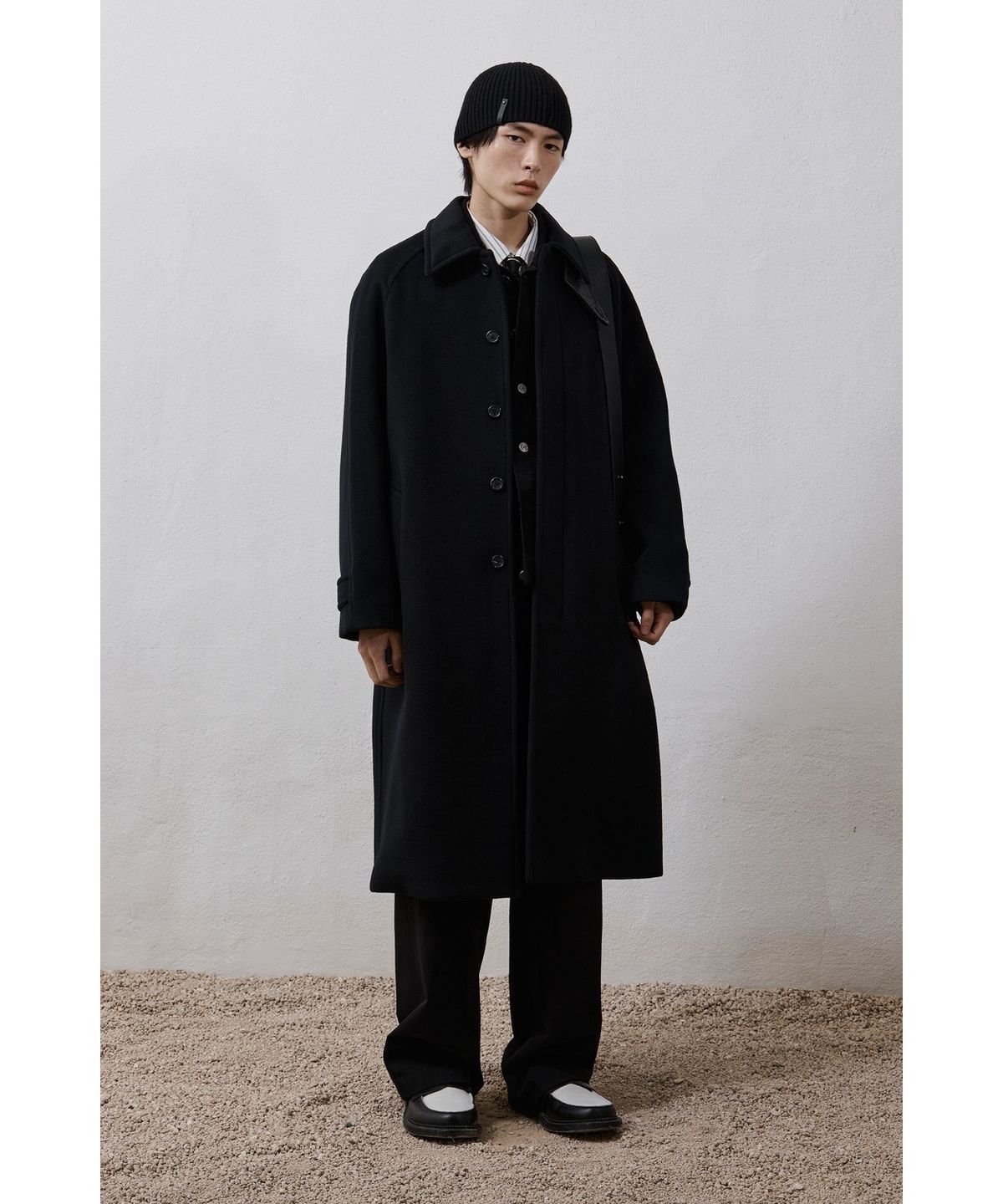 유스(YOUTH) Leather Trim Knit Beanie - Black
