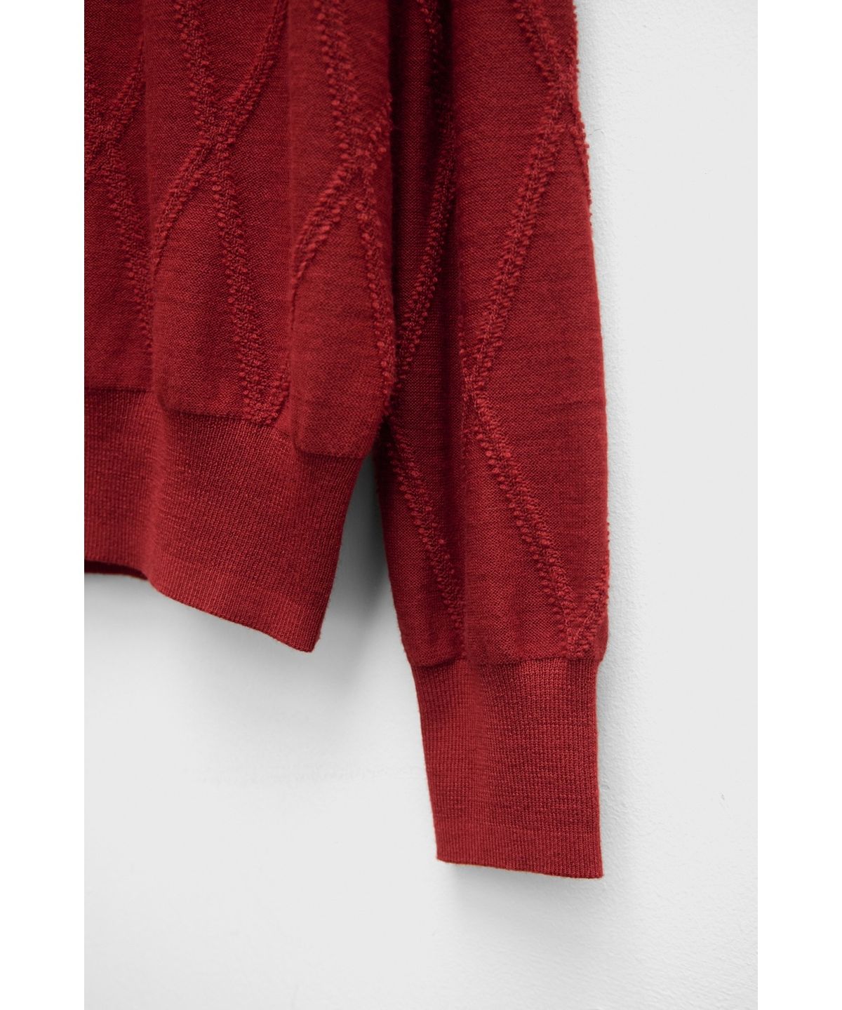 유스(YOUTH) Round Neck Textured Cardigan - Red