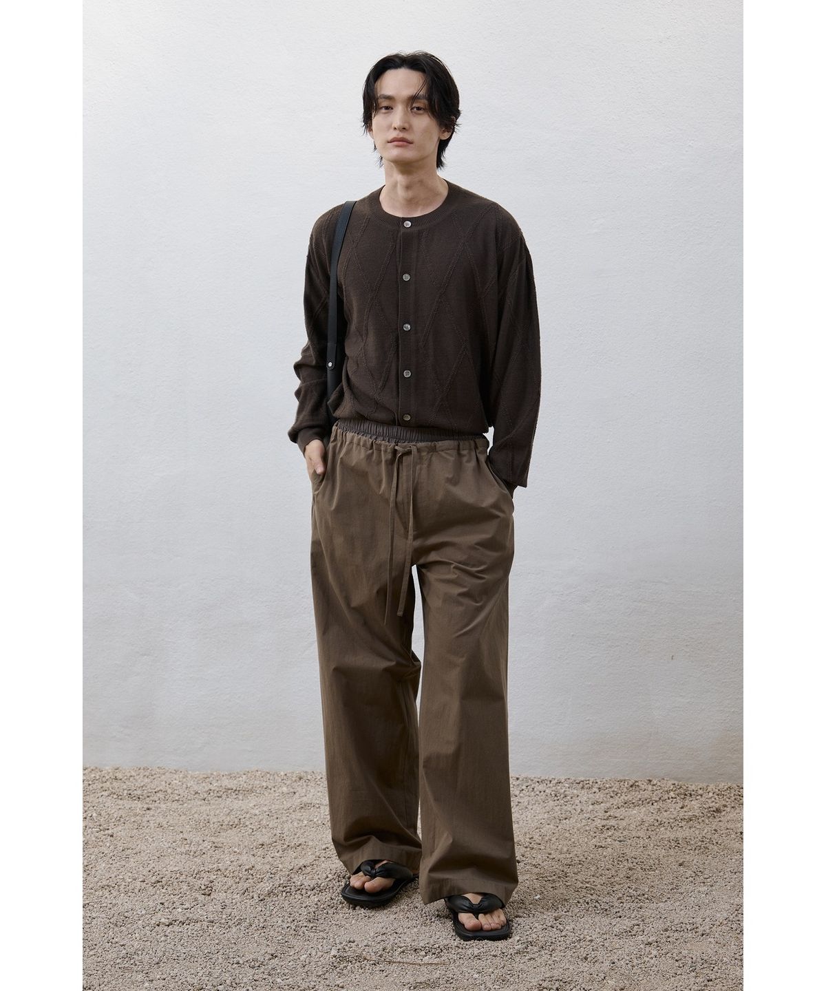 유스(YOUTH) Round Neck Textured Cardigan - Brown
