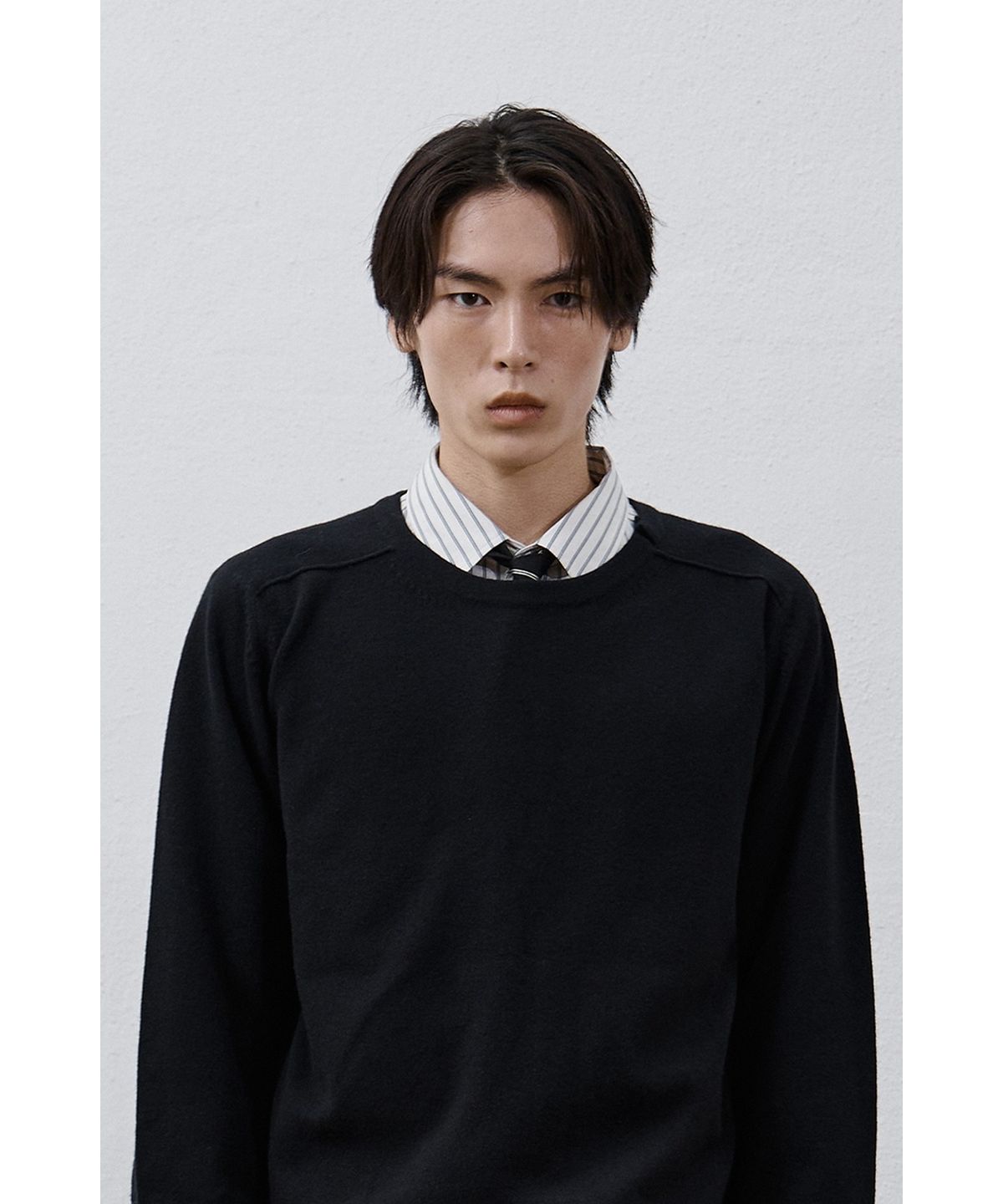 유스(YOUTH) Cashmere Asymmetric Neck Knit - Black