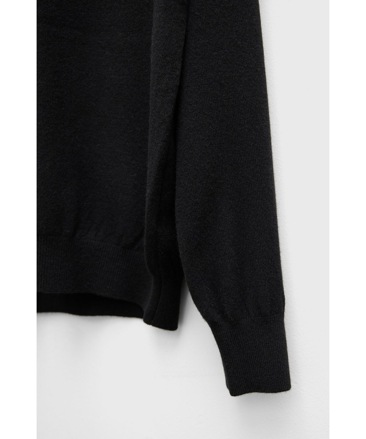 유스(YOUTH) Cashmere Asymmetric Neck Knit - Black