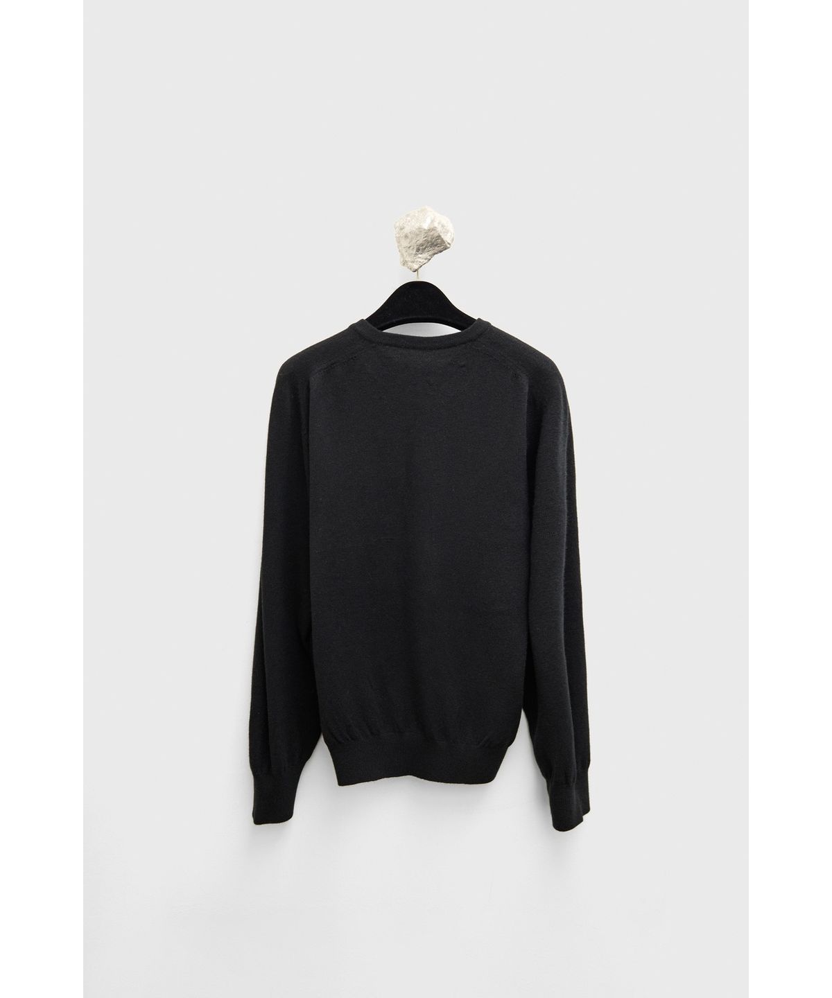 유스(YOUTH) Cashmere Asymmetric Neck Knit - Black