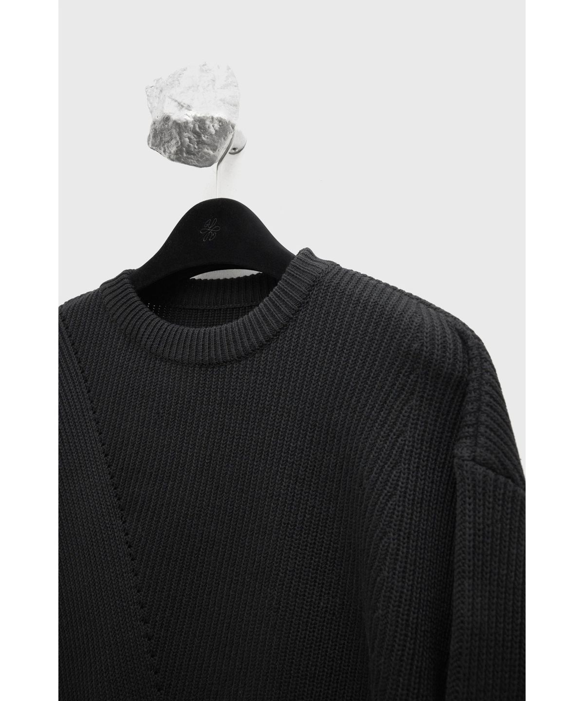 유스(YOUTH) Irregular Sweater - Black