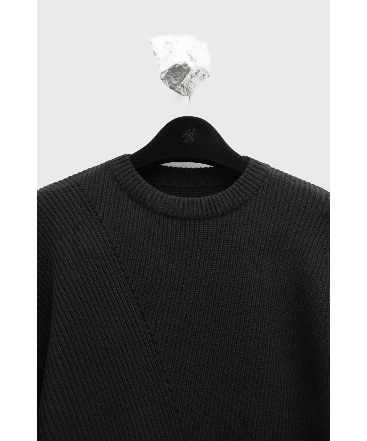 유스(YOUTH) Irregular Sweater - Black