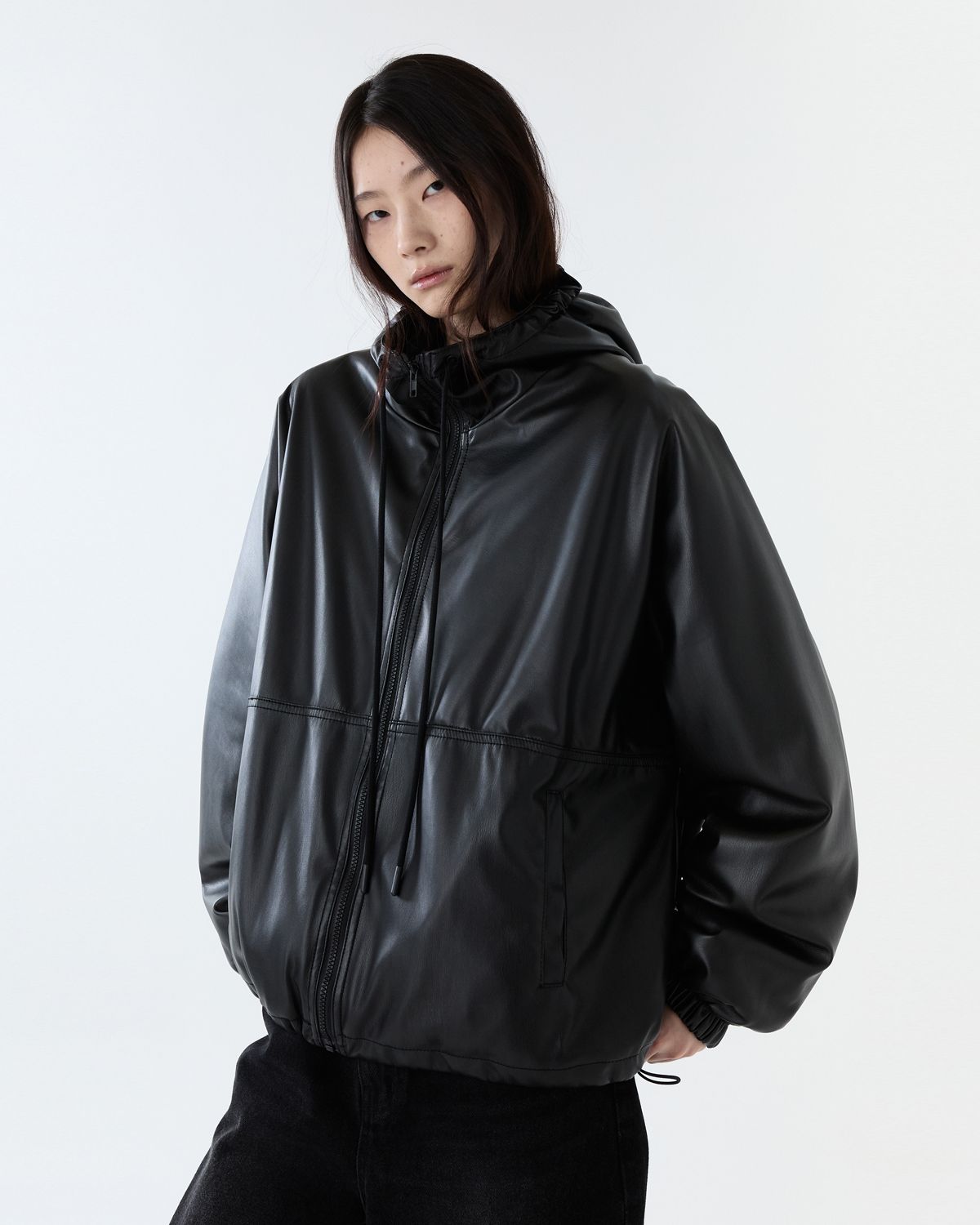 디앤드퀘스천(THEENDQUESTION) Leather hooded jumper / BLACK