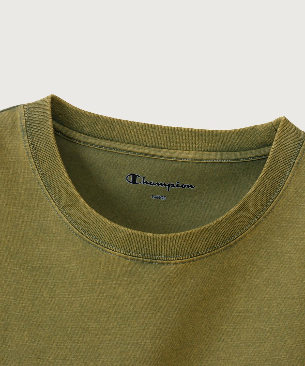 챔피온(CHAMPION) 워싱 레귤러핏 애슬레틱 롱슬리브 티셔츠 Olive