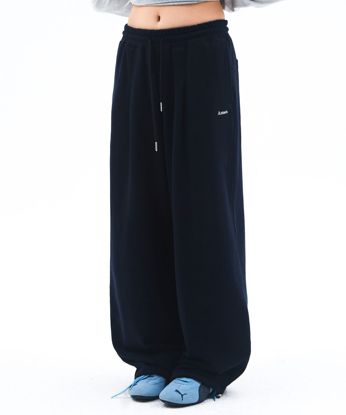 아메스 월드와이드(AMES-WORLDWIDE) BASIC SMALL LOGO SWEAT PANTS NAVY