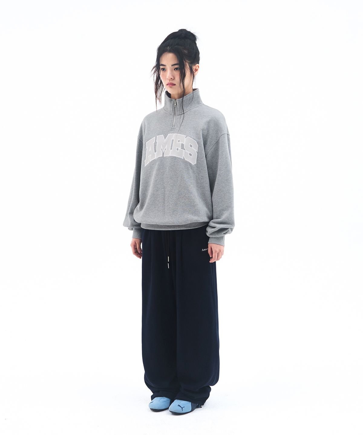 아메스 월드와이드(AMES-WORLDWIDE) BASIC SMALL LOGO SWEAT PANTS NAVY