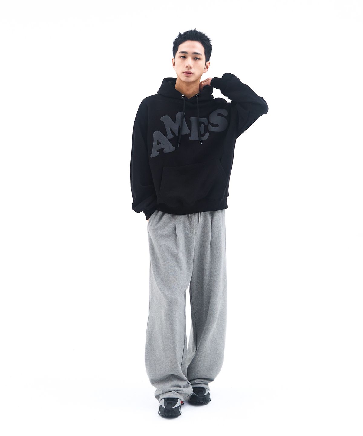 아메스 월드와이드(AMES-WORLDWIDE) BASIC SMALL LOGO SWEAT PANTS GREY