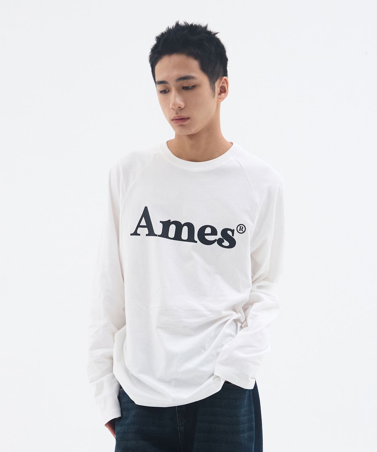 아메스 월드와이드(AMES-WORLDWIDE) BASIC LOGO LONGSLEEVE TEE WHITE