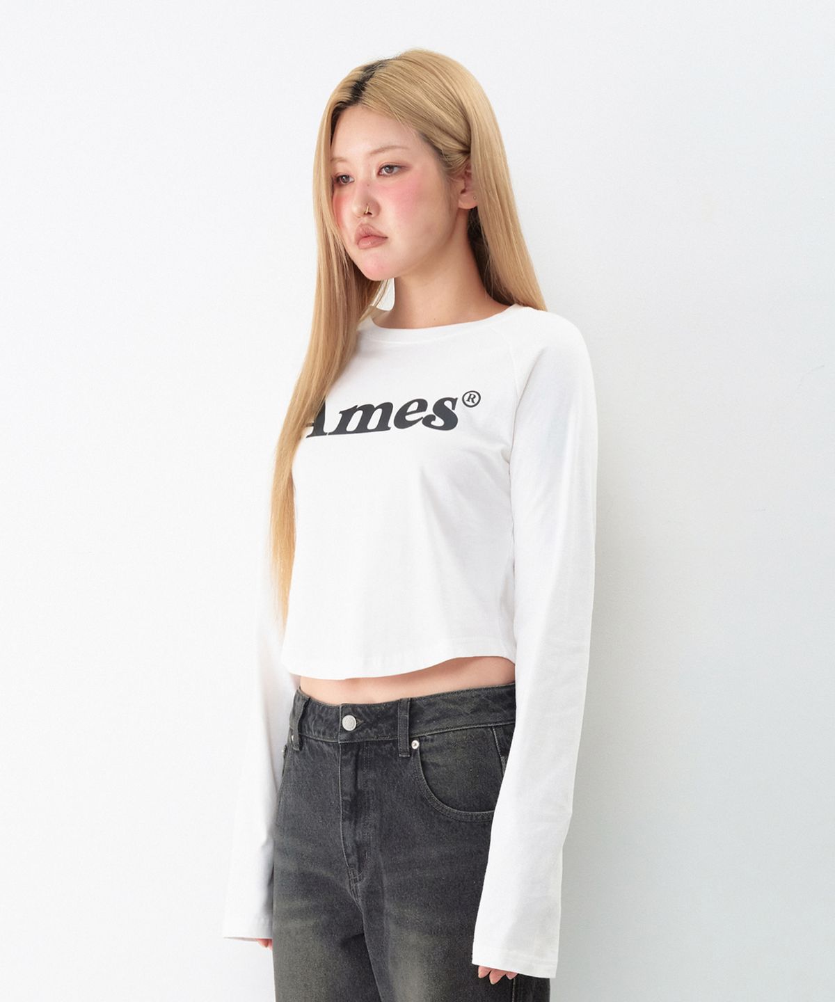 아메스 월드와이드(AMES-WORLDWIDE) BASIC LOGO LONGSLEEVE TEE WHITE