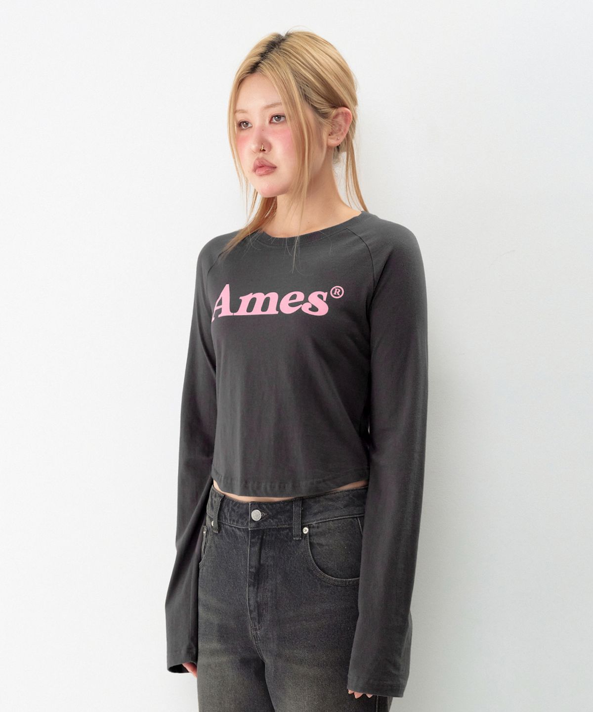 아메스 월드와이드(AMES-WORLDWIDE) BASIC LOGO LONGSLEEVE TEE CHARCOAL