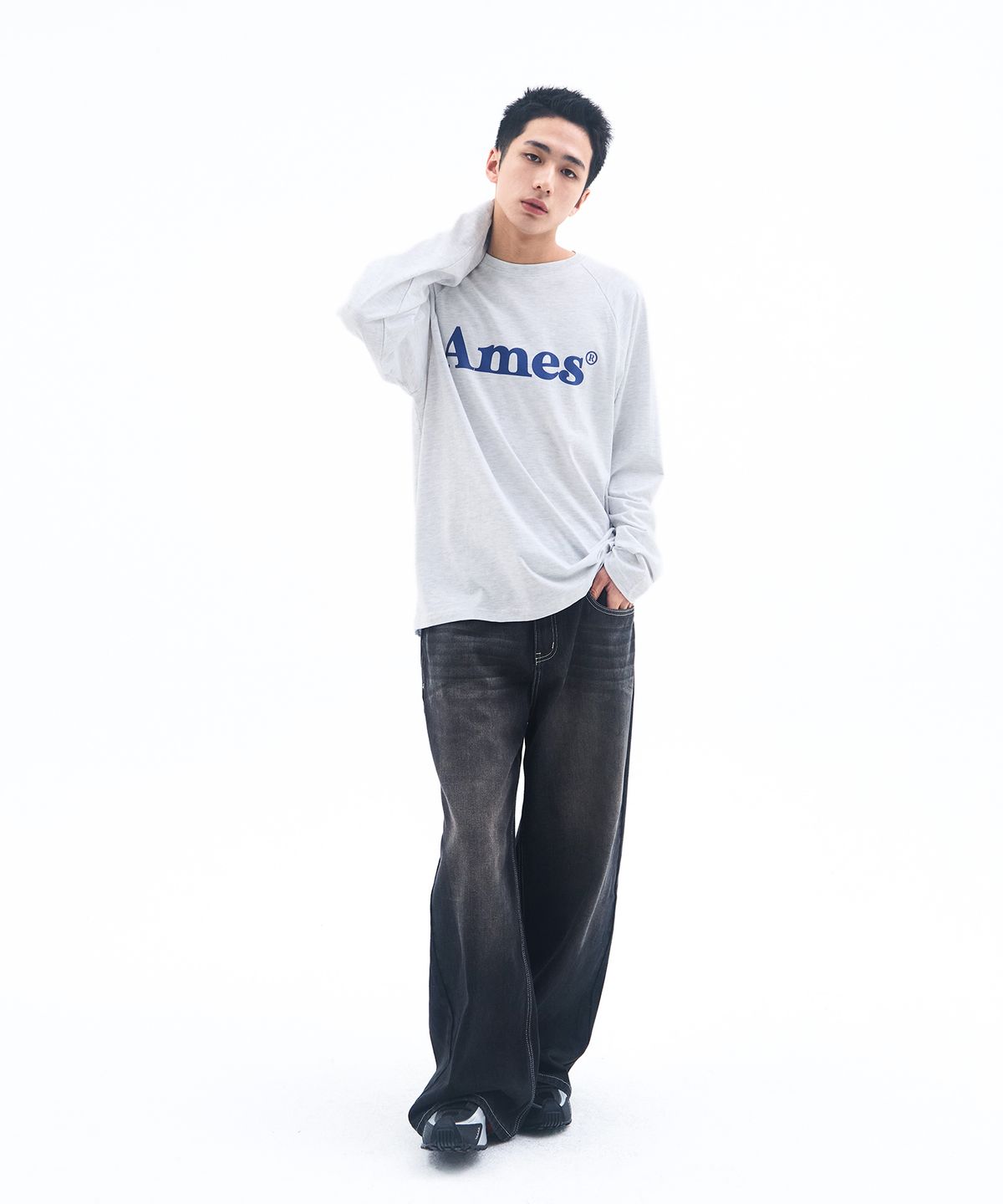 아메스 월드와이드(AMES-WORLDWIDE) BASIC LOGO LONGSLEEVE TEE LIGHT GREY