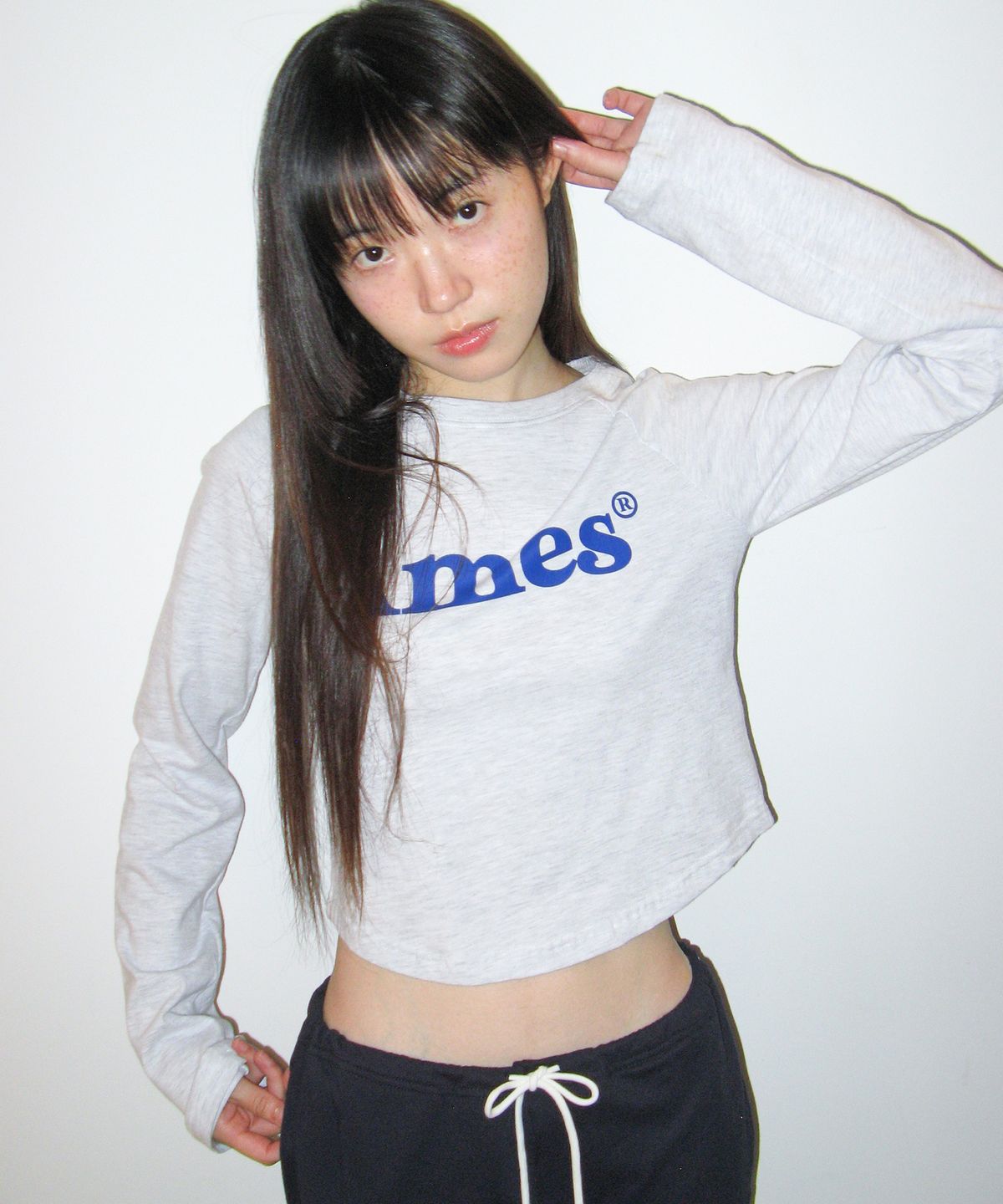 아메스 월드와이드(AMES-WORLDWIDE) BASIC LOGO LONGSLEEVE TEE LIGHT GREY