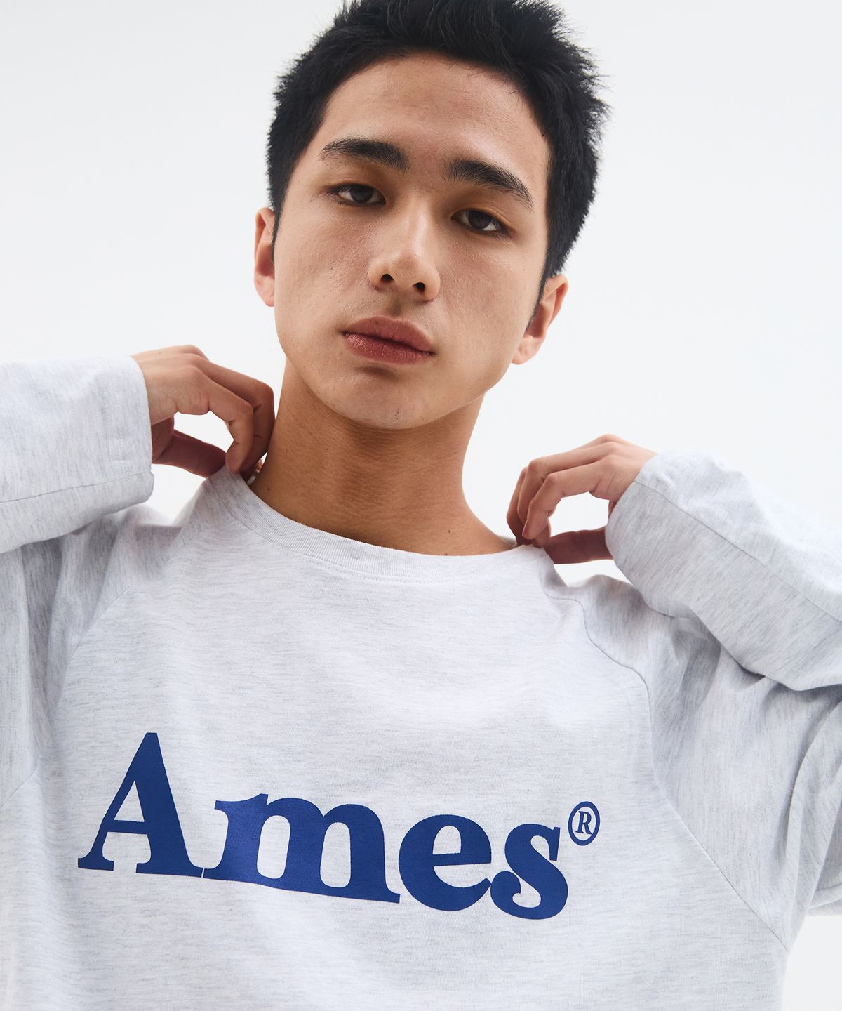 아메스 월드와이드(AMES-WORLDWIDE) BASIC LOGO LONGSLEEVE TEE LIGHT GREY